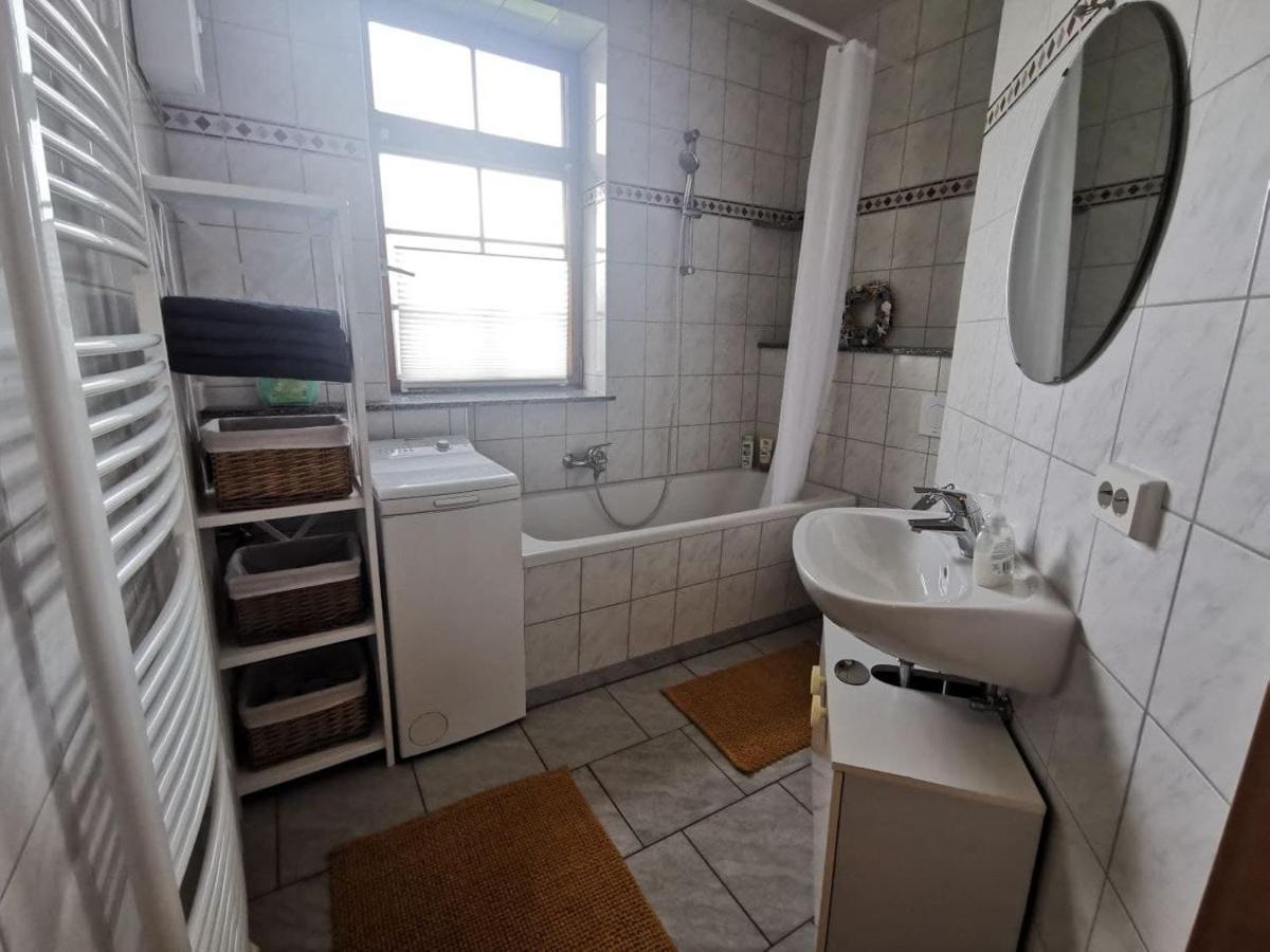Ruhige Ferienwohnung Im Gutshaus Niederorschel Zewnętrze zdjęcie