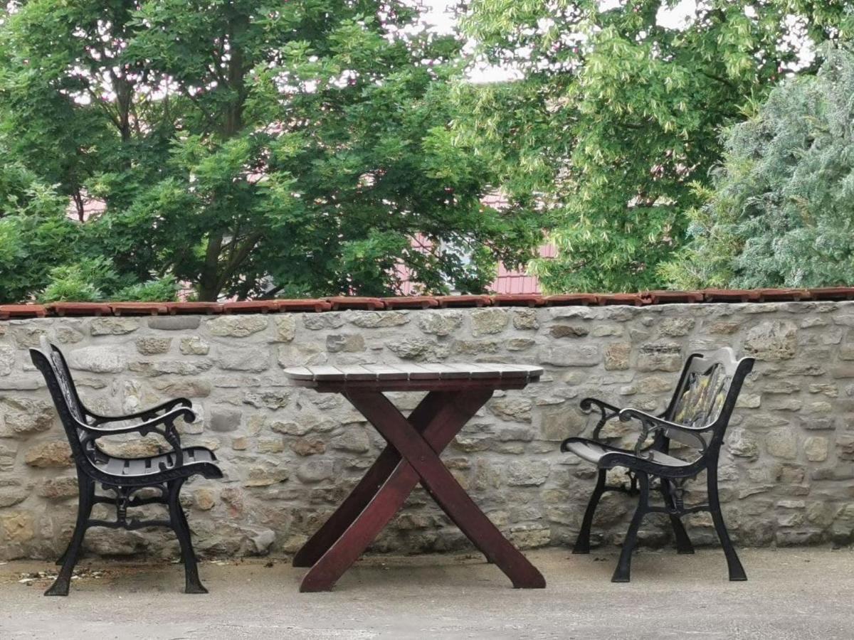 Ruhige Ferienwohnung Im Gutshaus Niederorschel Zewnętrze zdjęcie