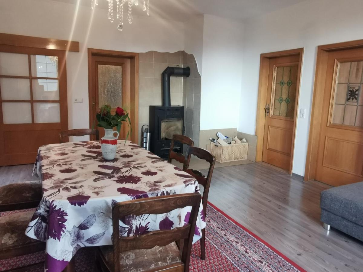 Ruhige Ferienwohnung Im Gutshaus Niederorschel Zewnętrze zdjęcie